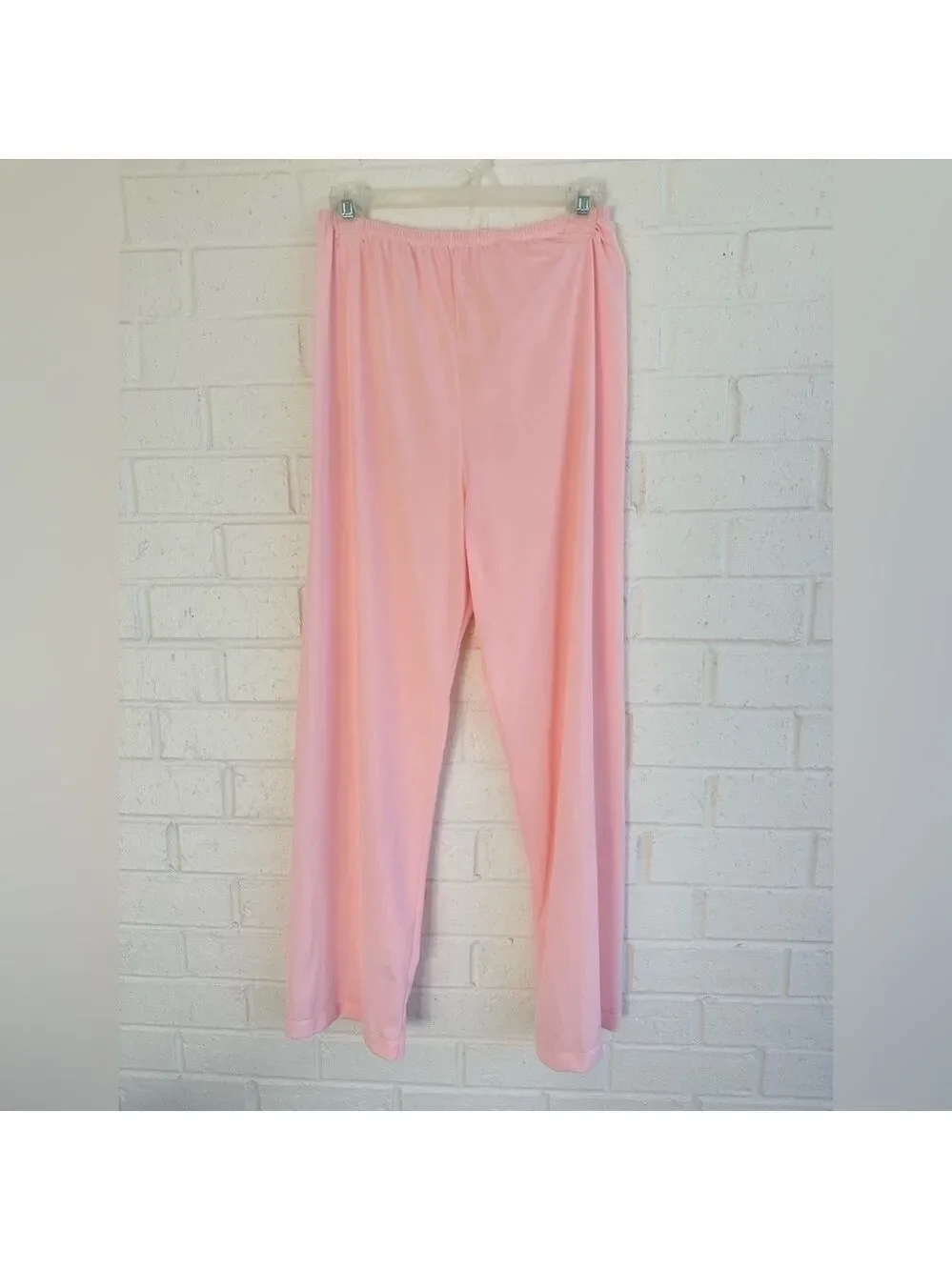Vanity Fair Pink Pajama Pants. Size Medium. Excellent condition.